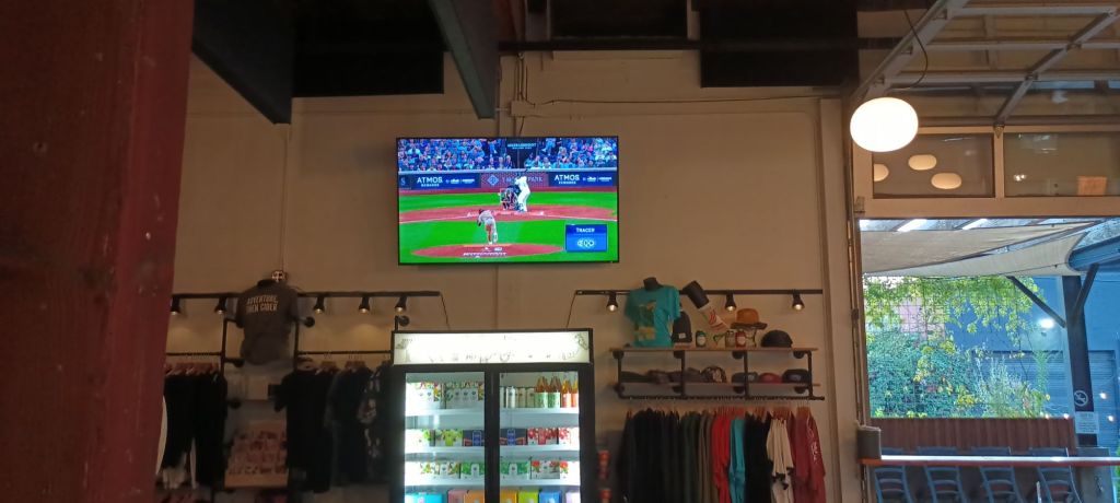 Picture of a television playing a baseball game from 8/26/25. It is the Seattle Mariners at home vs the San Diego Padres. The 6th bottom of the inning.